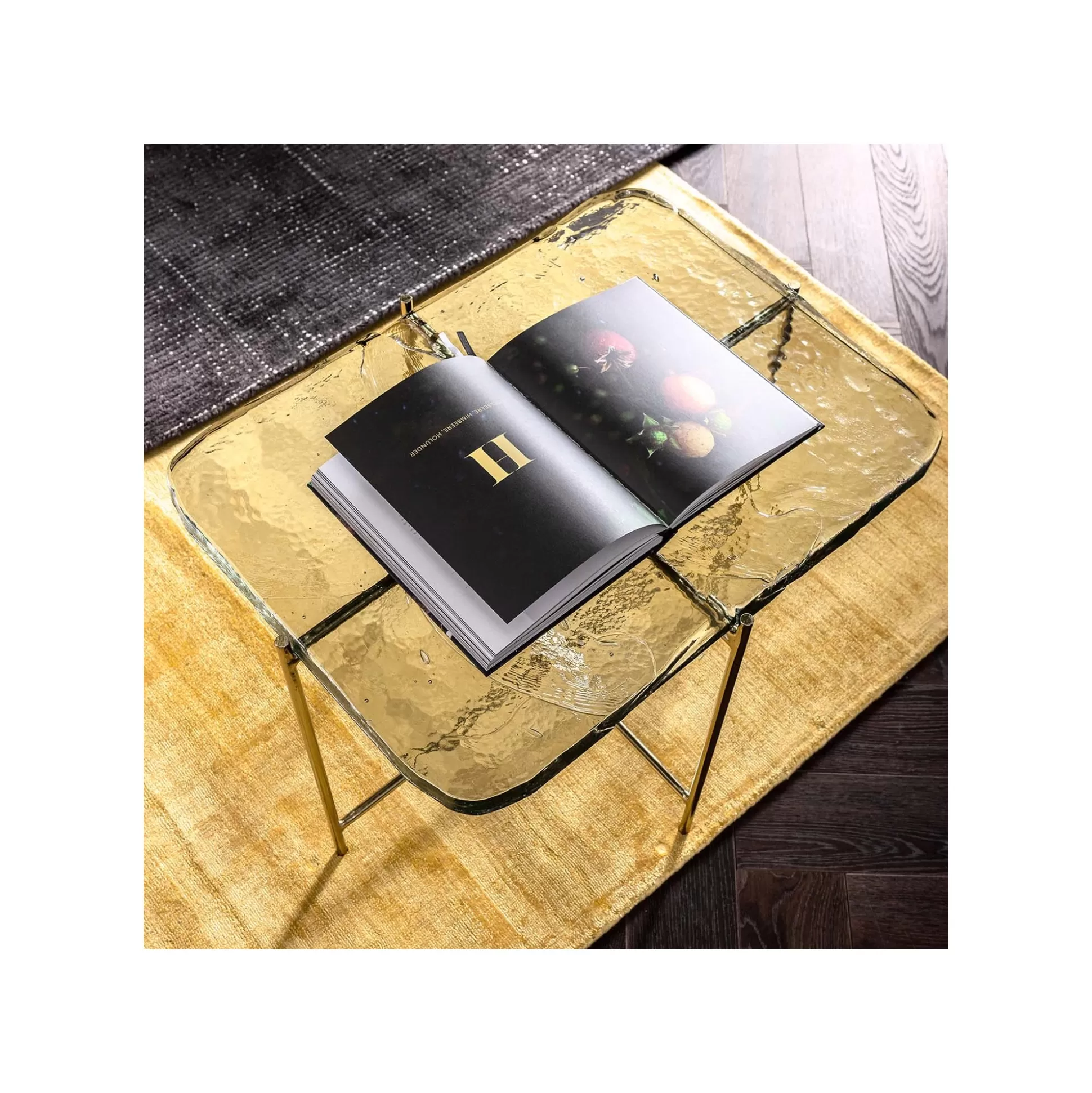 Table Basse Ice 63x46cm Pieds Dorés ^KARE Design Shop